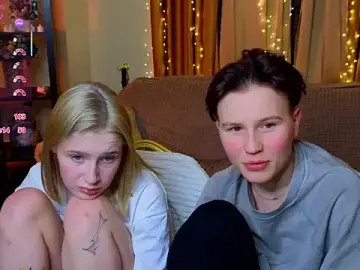 Stripchat Adult Webcams of Girls_Fingers