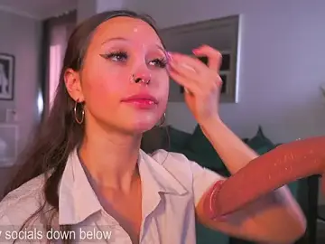 Stripchat Adult Webcams of karolineneuer_