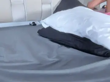 Stripchat Live Sex Cam of Hanna_lens