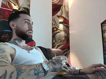 Stripchat Free Porn Cam of Luke_davis01