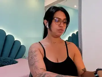 Stripchat Free Live Porn of sharlott18