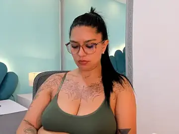 Stripchat Adult Webcams of sharlott18