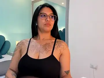 Stripchat Free Live Porn of sharlott18