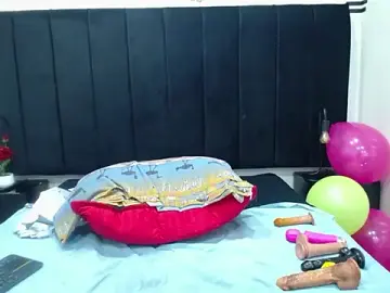 Stripchat Live Sex Cam of QueenMatturex