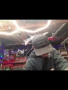 Stripchat Live Sex Cam of twistafatpipe