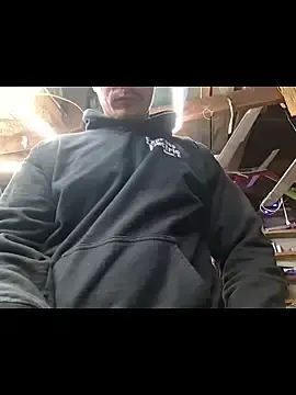 Stripchat Live Sex Cam of twistafatpipe