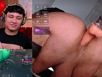 Stripchat Adult Webcam of AndrewPeach_