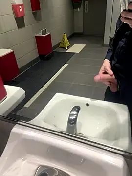 Stripchat Free Porn Cam of 66Retro99