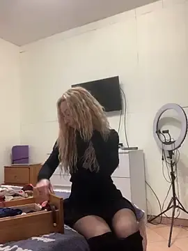 Stripchat Free Porn Cam of harleyejoker1