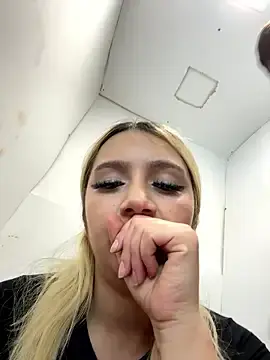 Stripchat Adult Video Chat of hotamanda01