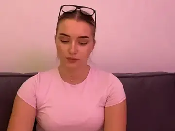 Stripchat Free Porn Cam of LouraStalter