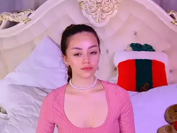 Stripchat Sex Cam of STELLA_RICH