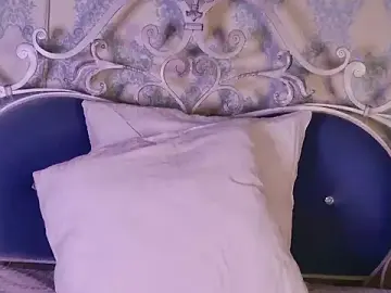 Stripchat Free Porn Cam of STELLA_RICH