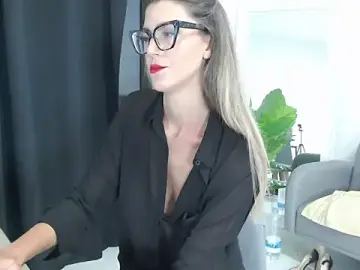 nicole_98 from stripchat