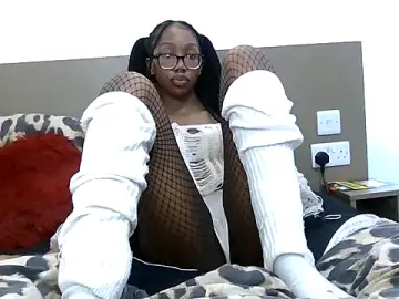 Stripchat Live Sex Cam of LolaUrFavGirlxxx