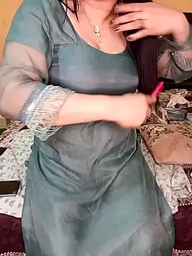 Stripchat Sex Chat of PRIYA_22