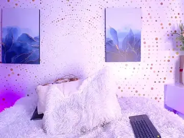 Stripchat Nude Webcam of Emily_Vaughan