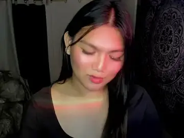 Stripchat Live Sex Cam of Lou_heart