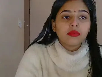 Cute-Simmi69 from stripchat