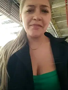 Stripchat Sex Cam of alana_69