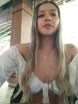 Stripchat Live Sex Cam of alana_69