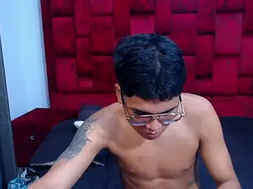 Stripchat Live Sex Cam of David_Gil19