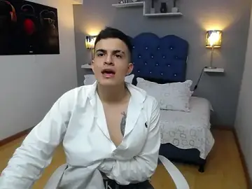 Stripchat Free Porn Cam of massimo_greco_