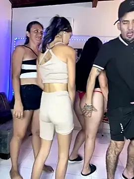 Stripchat Watch Live Sex Cams of royalgirls_x