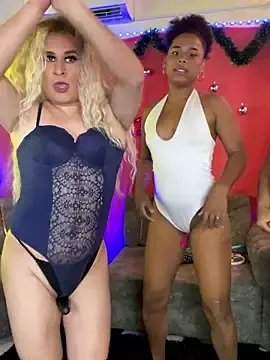 Stripchat Live Porn of royalgirls_x