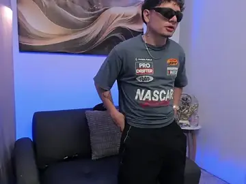 Stripchat Adult Video Chat of Leoo_Miller