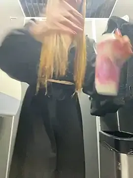 Stripchat Adult Webcams of KrisMagnoly