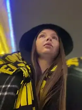 Stripchat Adult Video Chat of KrisMagnoly