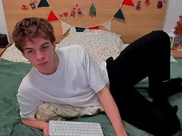 Stripchat Live Sex Cam of Fandi_777