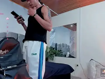 Stripchat Free Porn Cam of oliver_mr_