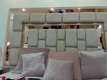 Stripchat Nude Webcam of karolebonyy