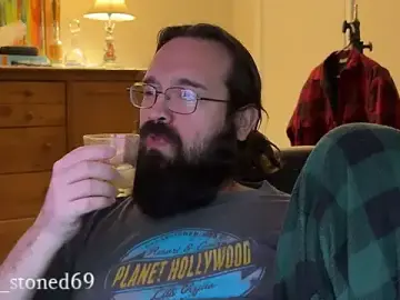 Stripchat Adult Webcam of beardedfantasydaddy