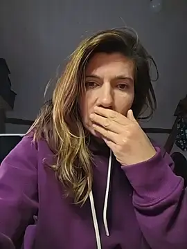 Stripchat Live Sex Cam of Lina_lou4