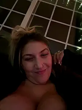 Stripchat Adult Webcam of LittleMissEeve