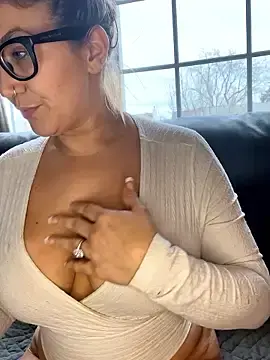 Stripchat Free Porn Cam of LittleMissEeve