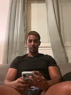 Stripchat Sex Cam of Axel_black10