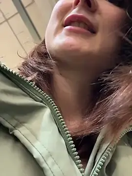 Stripchat Live Sex Cam of Dina_Tease