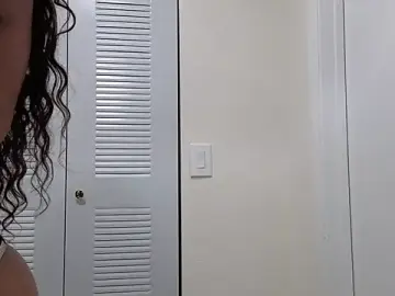 Stripchat Best live sex cam show of LuckyKhloe