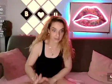 Stripchat Live Sex Cam of XBellaXundXUweX