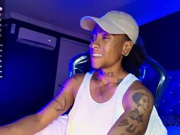 JhonyMiller_ from stripchat