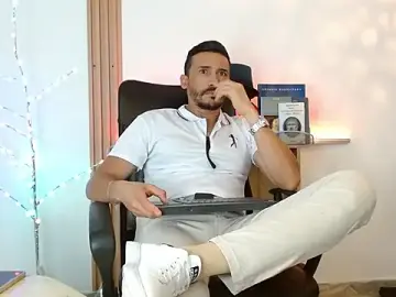 Stripchat Nude Webcam of Reiko_85_