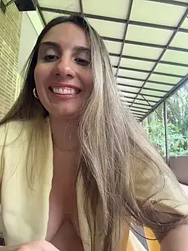 sarah_honey__ from stripchat