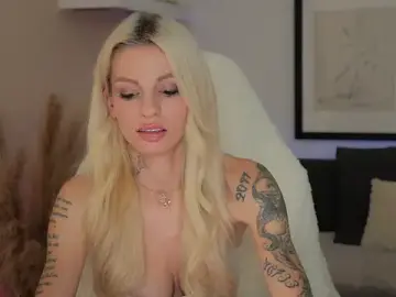 Stripchat Sex Cam of KairaKampen