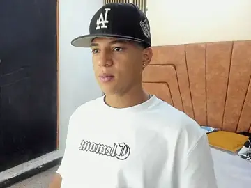 Stripchat Free Live Porn of MATHY_ROBERT