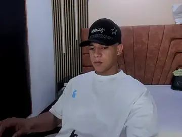 Stripchat Live Porn of MATHY_ROBERT