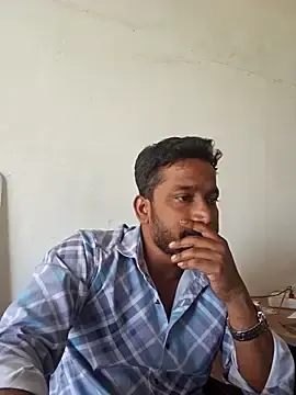 Stripchat Free Porn Cam of RabitheRambo30